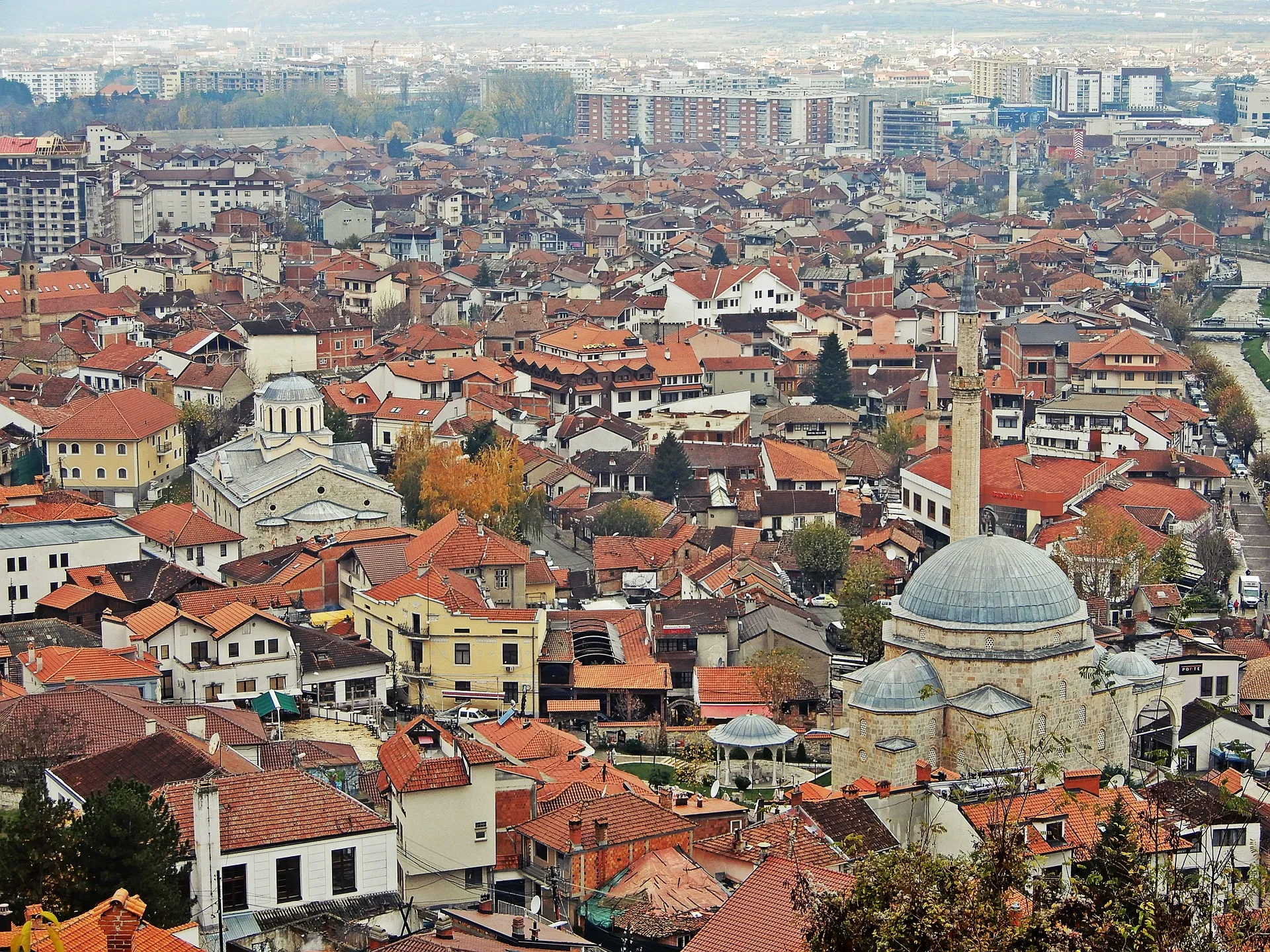 Pamje nga lart e qytetit të vjetër të Prizrenit